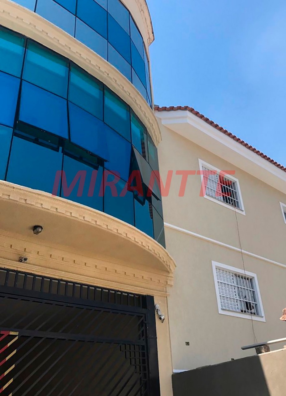 Comercial de 810m² em Santana