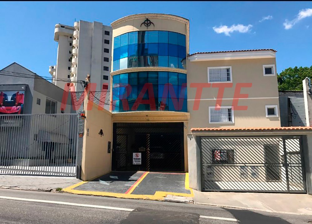 Comercial de 810m² em Santana