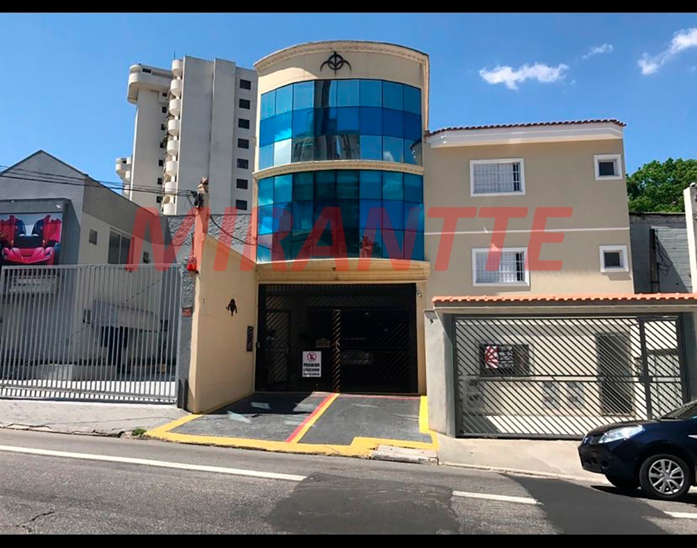 Comercial de 810m² em Santana