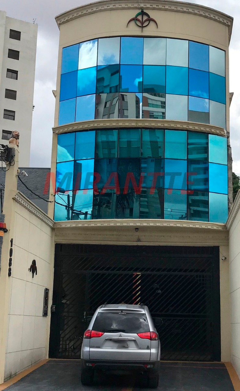 Comercial de 810m² em Santana
