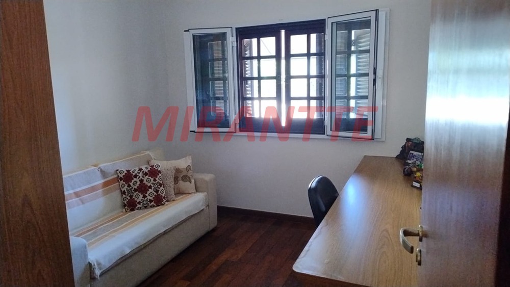 Cond. fechado de 232.98m² com 3 quartos em Suiça da Cantareira