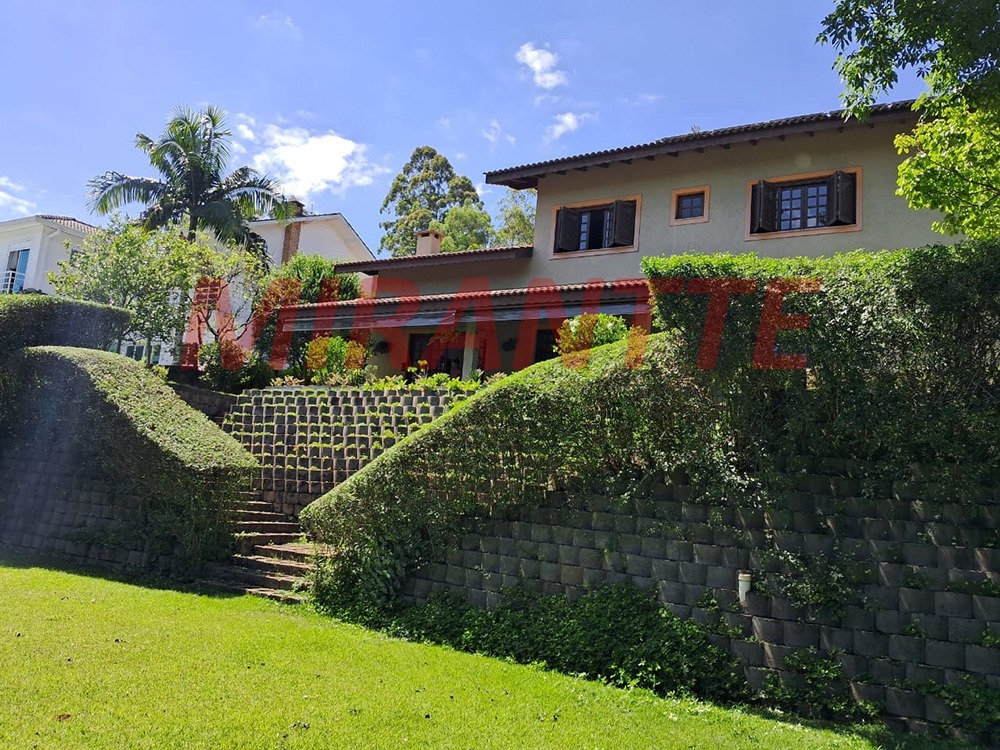 Cond. fechado de 232.98m² com 3 quartos em Suiça da Cantareira