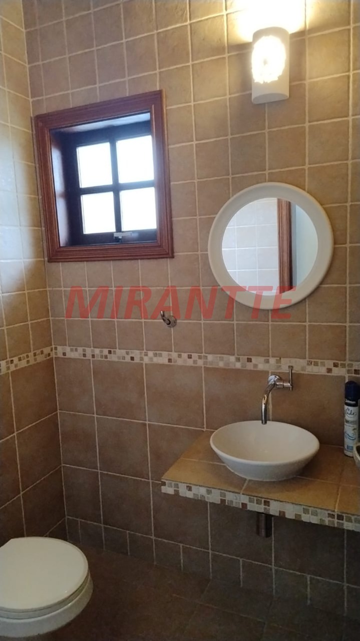 Cond. fechado de 232.98m² com 3 quartos em Suiça da Cantareira