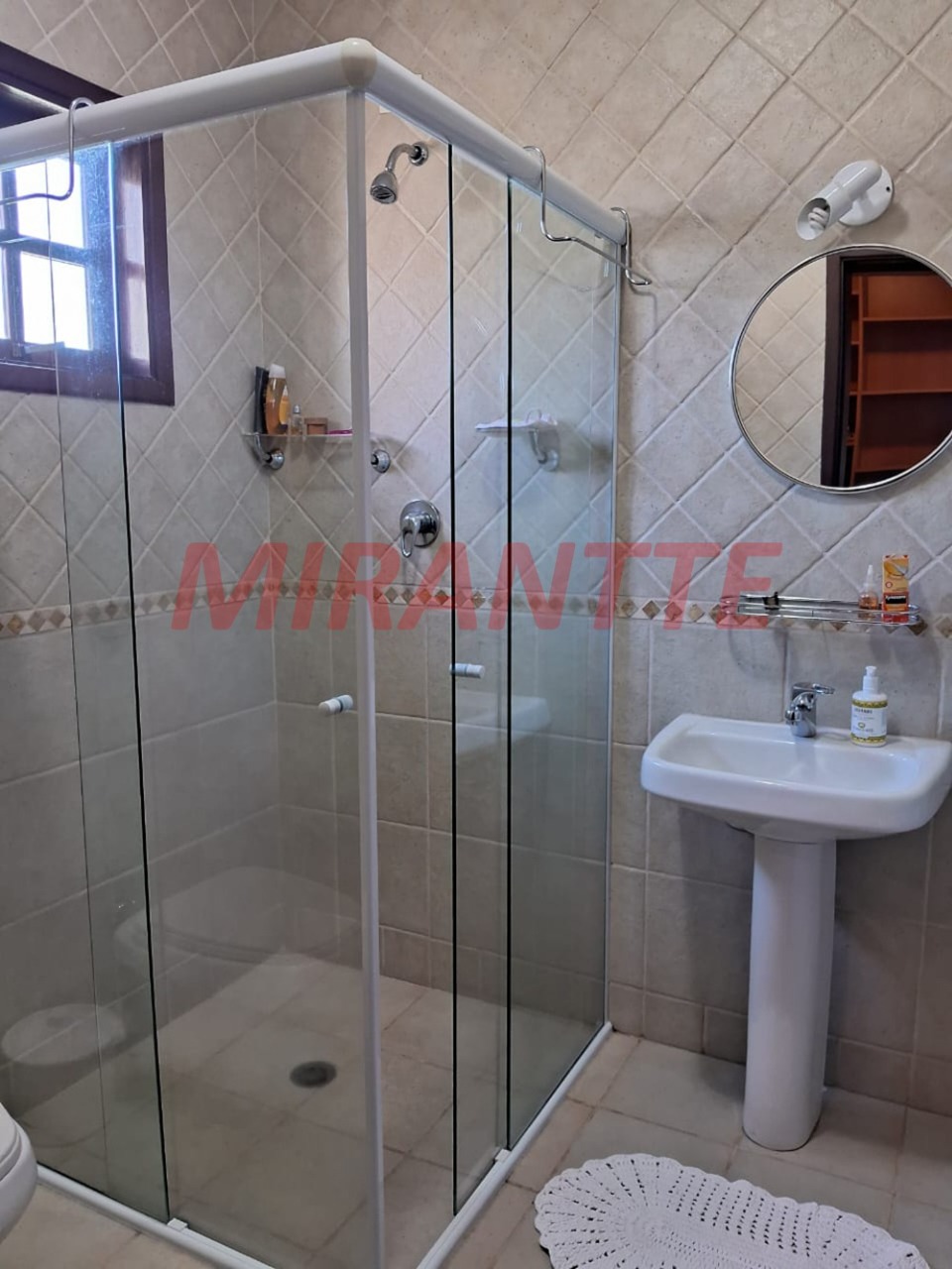 Cond. fechado de 232.98m² com 3 quartos em Suiça da Cantareira