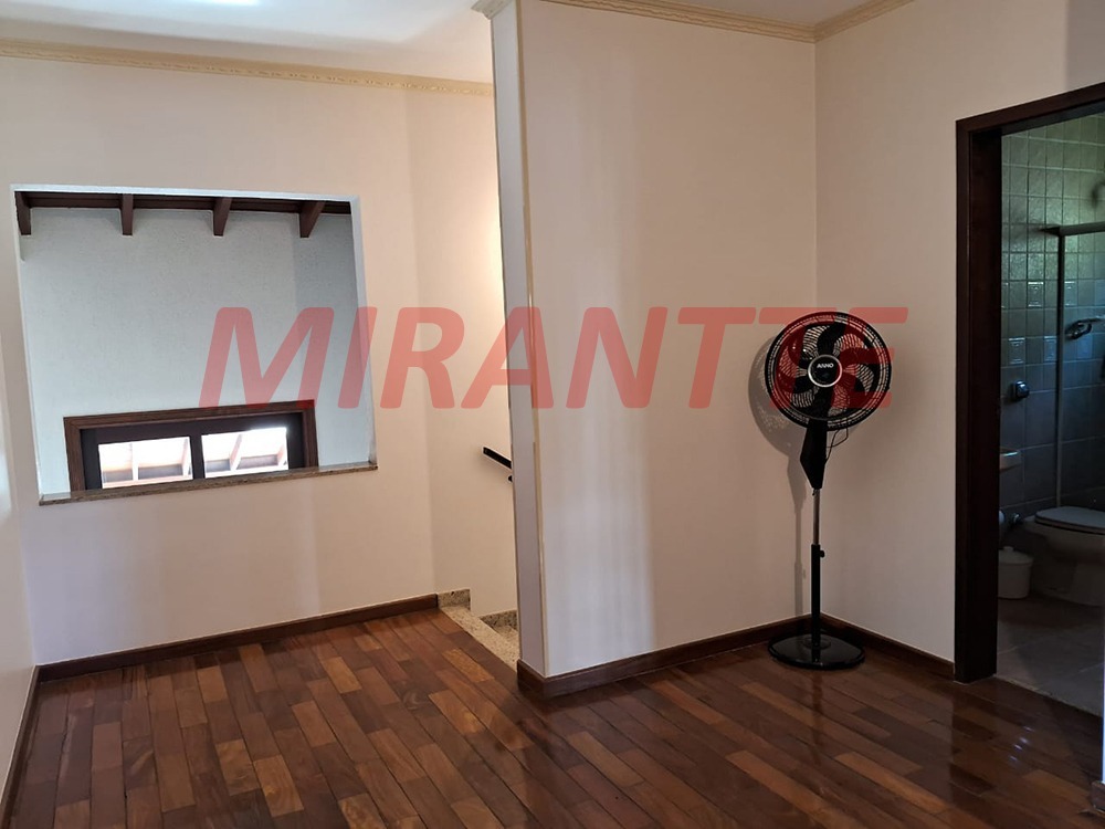 Cond. fechado de 232.98m² com 3 quartos em Suiça da Cantareira