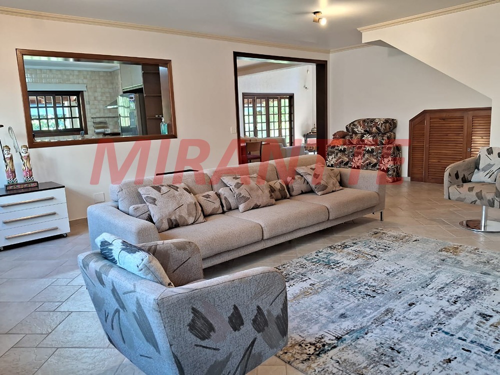 Cond. fechado de 232.98m² com 3 quartos em Suiça da Cantareira