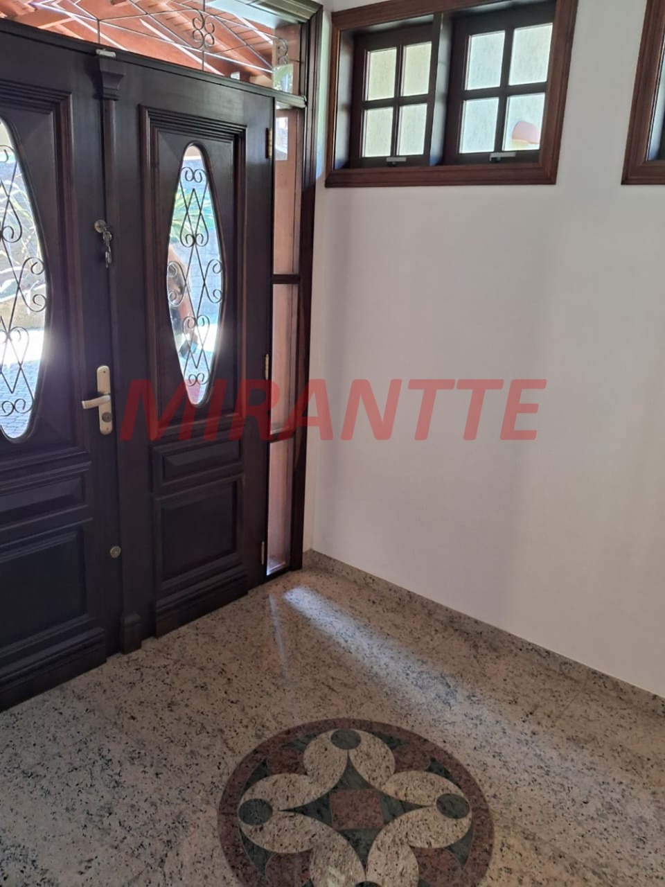 Cond. fechado de 232.98m² com 3 quartos em Suiça da Cantareira
