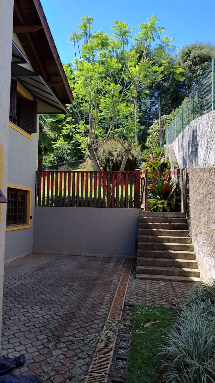 Cond. fechado de 232.98m² com 3 quartos em Suiça da Cantareira