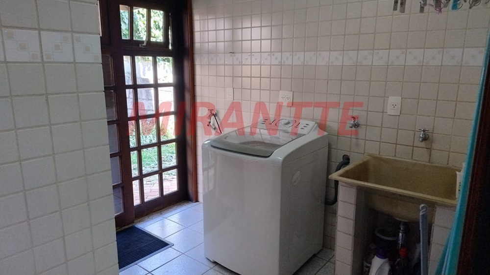 Cond. fechado de 232.98m² com 3 quartos em Suiça da Cantareira