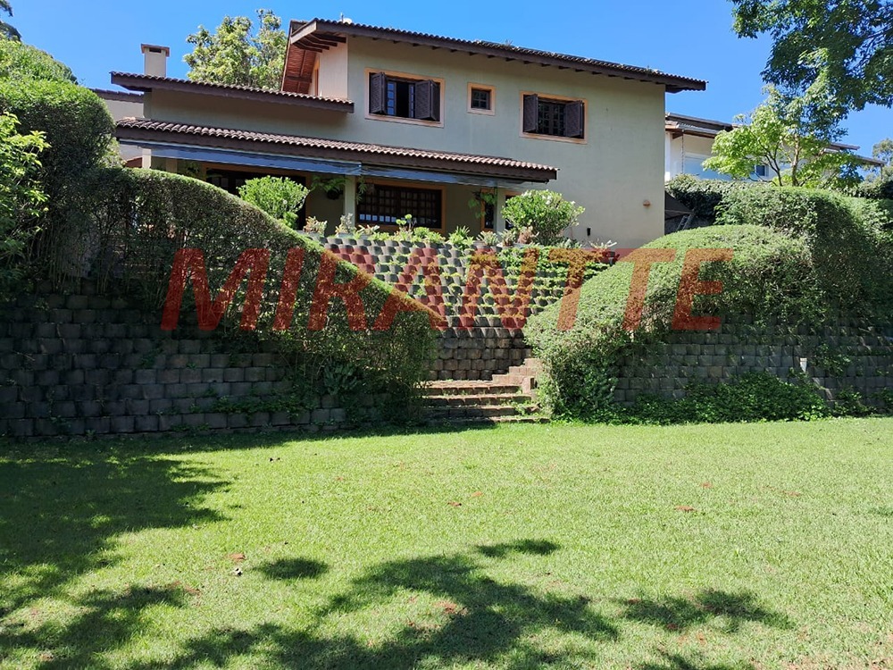 Cond. fechado de 232.98m² com 3 quartos em Suiça da Cantareira