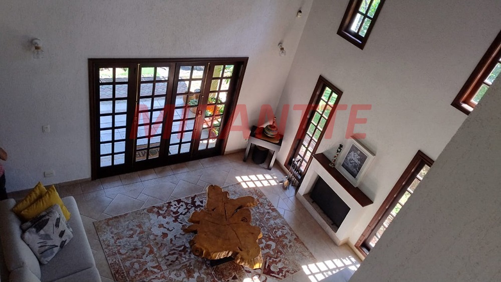 Cond. fechado de 232.98m² com 3 quartos em Suiça da Cantareira