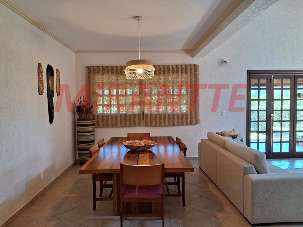 Cond. fechado de 232.98m² com 3 quartos em Suiça da Cantareira