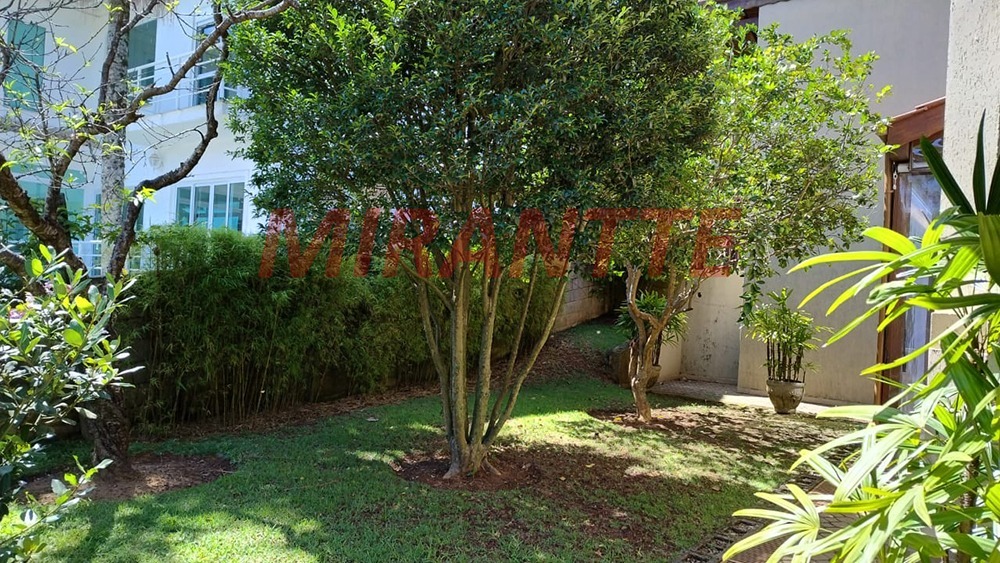 Cond. fechado de 232.98m² com 3 quartos em Suiça da Cantareira