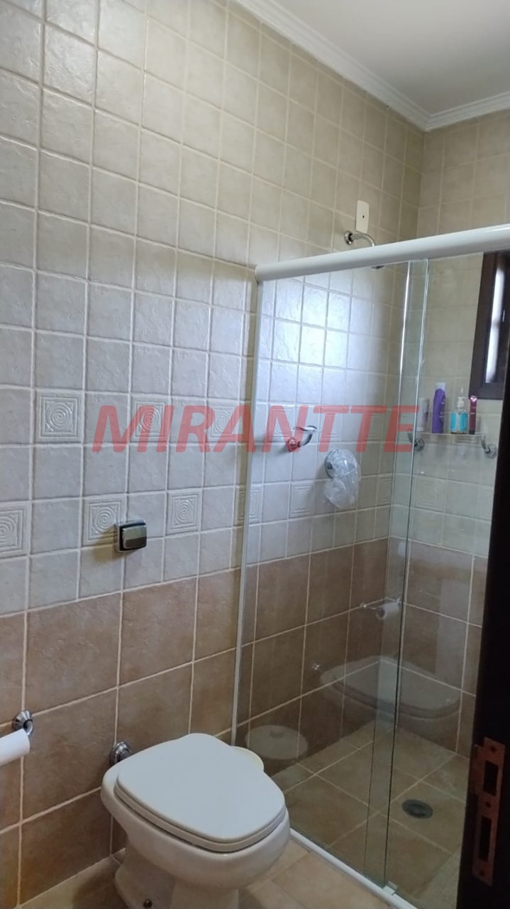 Cond. fechado de 232.98m² com 3 quartos em Suiça da Cantareira
