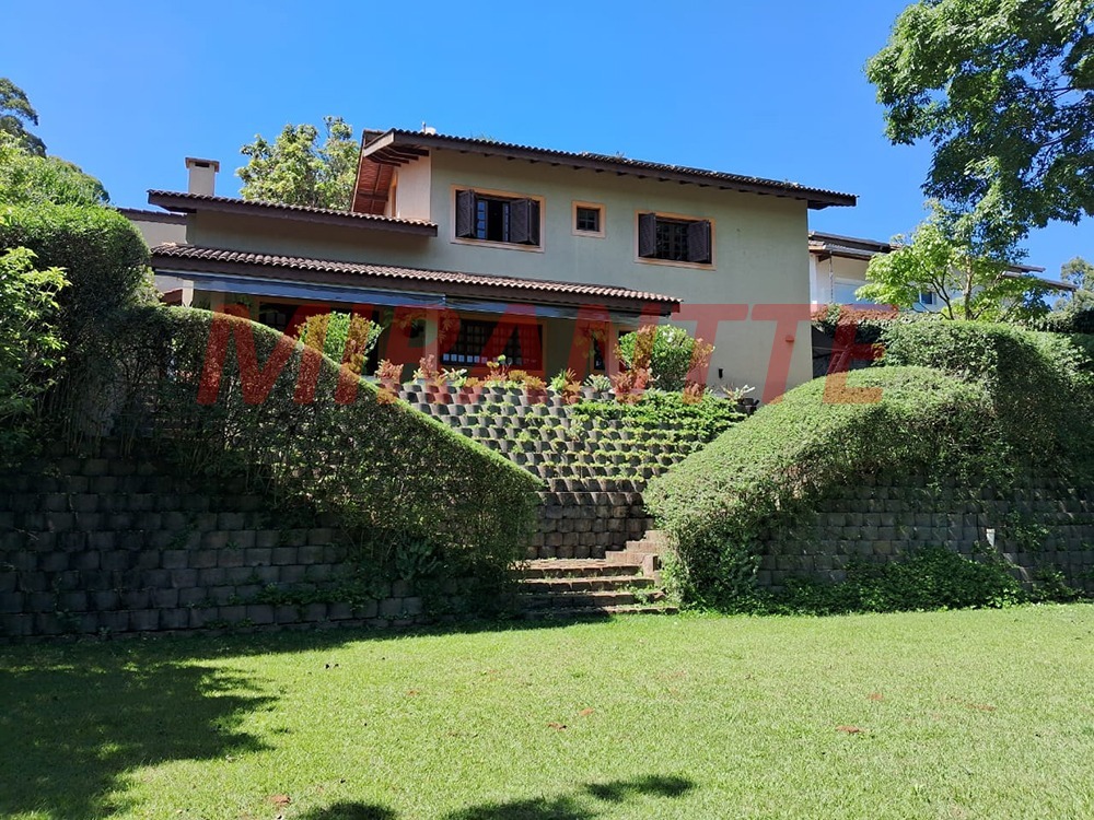 Cond. fechado de 232.98m² com 3 quartos em Suiça da Cantareira