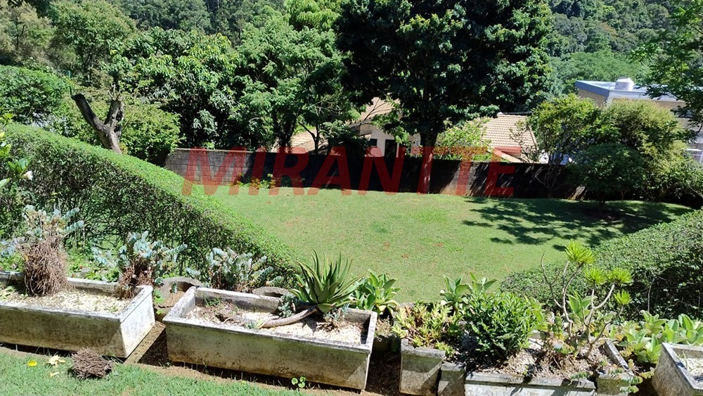 Cond. fechado de 232.98m² com 3 quartos em Suiça da Cantareira