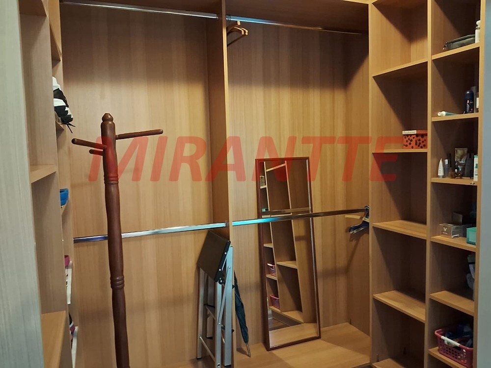 Cond. fechado de 232.98m² com 3 quartos em Suiça da Cantareira