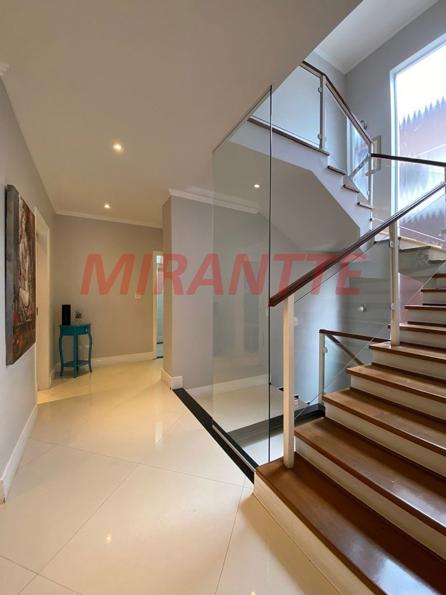 Cond. fechado de 320m² com 5 quartos em Vila Albertina