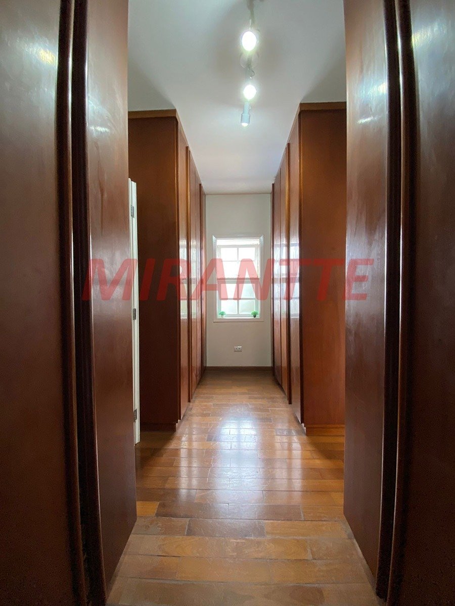 Cond. fechado de 320m² com 5 quartos em Vila Albertina