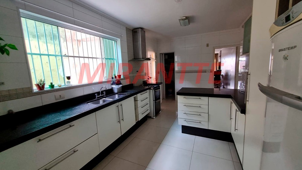 Sobrado de 186m² com 3 quartos em Vila Nova Mazzei