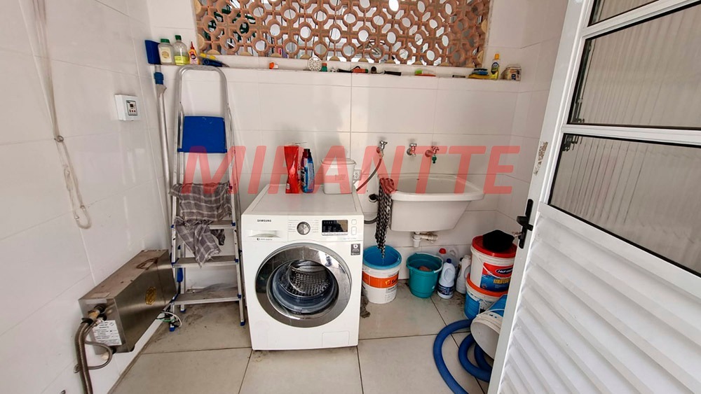 Sobrado de 186m² com 3 quartos em Vila Nova Mazzei