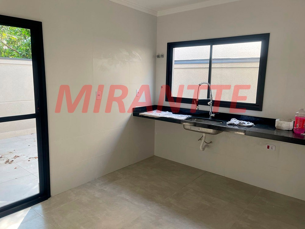 Sobrado de 126m² com 3 quartos em Tremembe