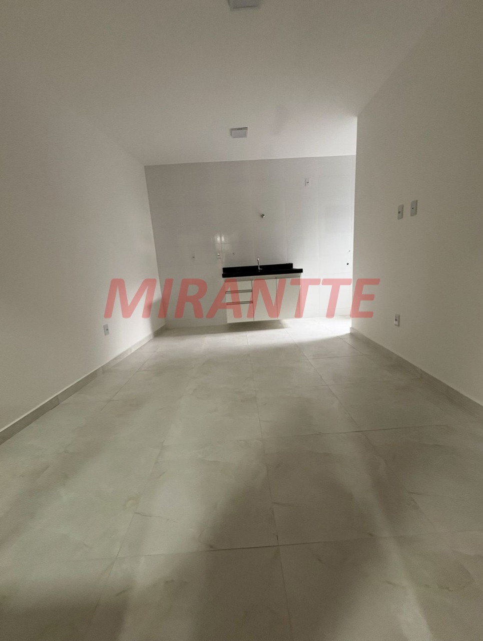 Apartamento de 42m² com 2 quartos em Jaçana