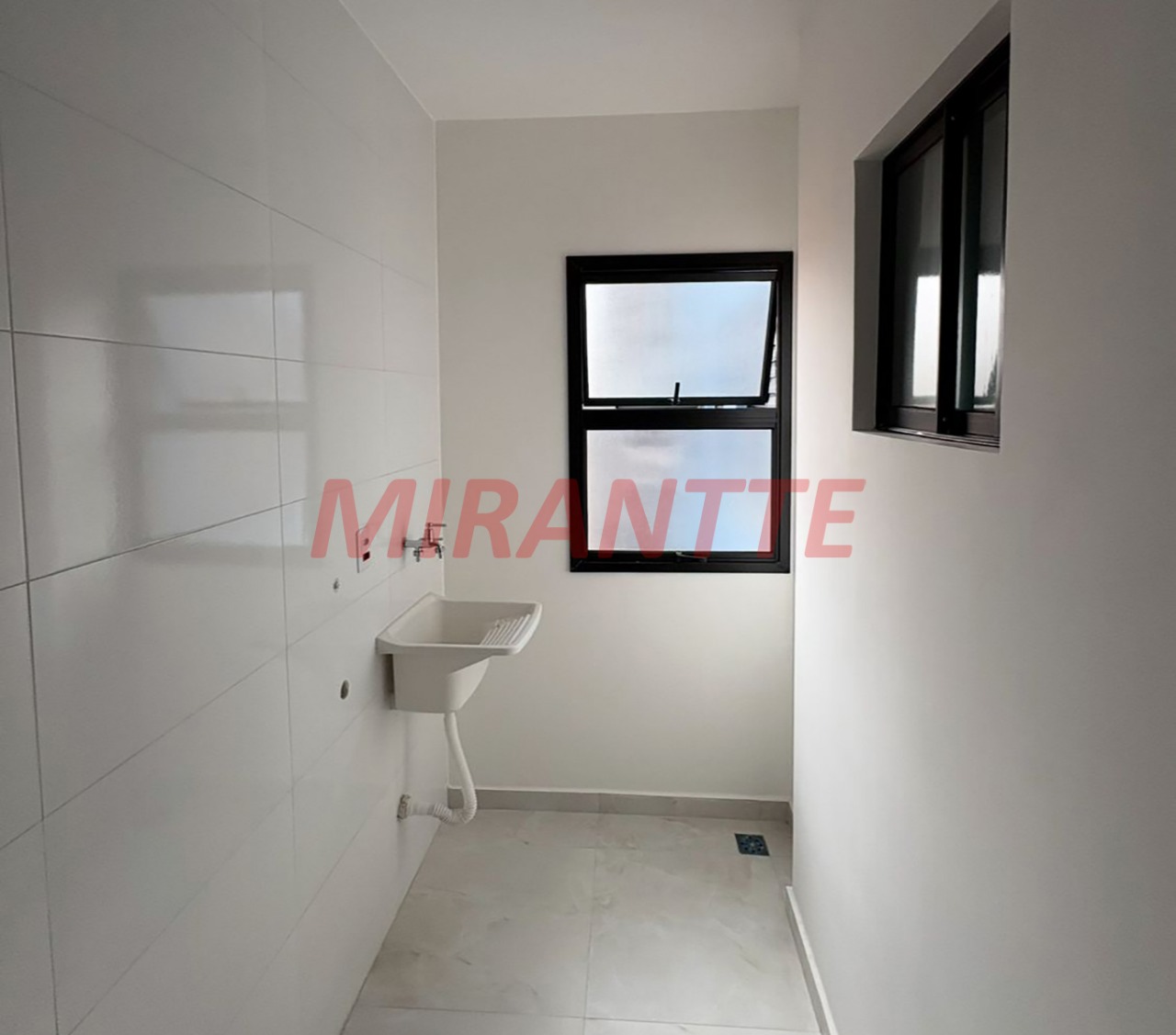 Apartamento de 42m² com 2 quartos em Jaçana