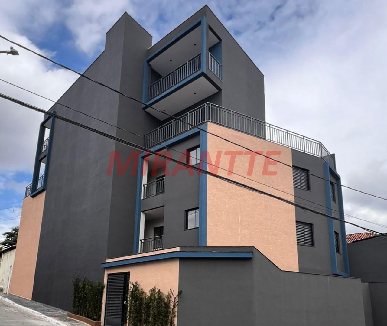 Apartamento de 42m² com 2 quartos em Jaçana