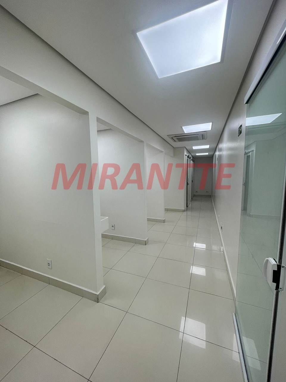 Comercial de 970m² em Santana
