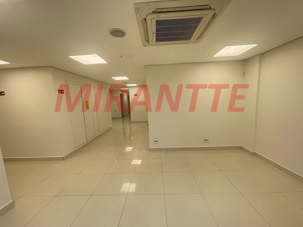 Comercial de 970m² em Santana