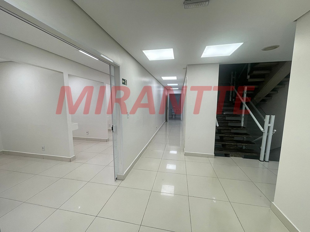 Comercial de 970m² em Santana