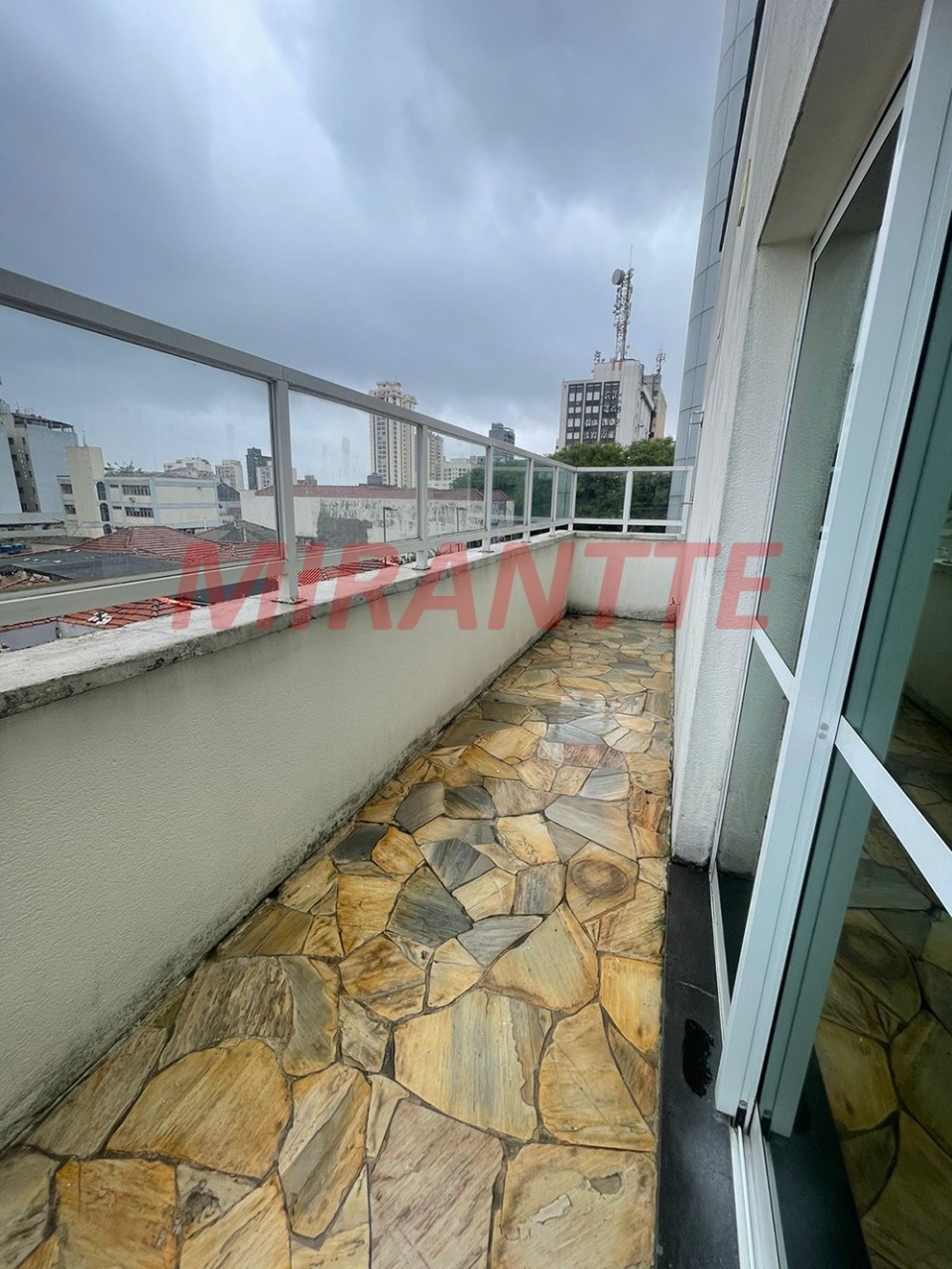 Comercial de 970m² em Santana
