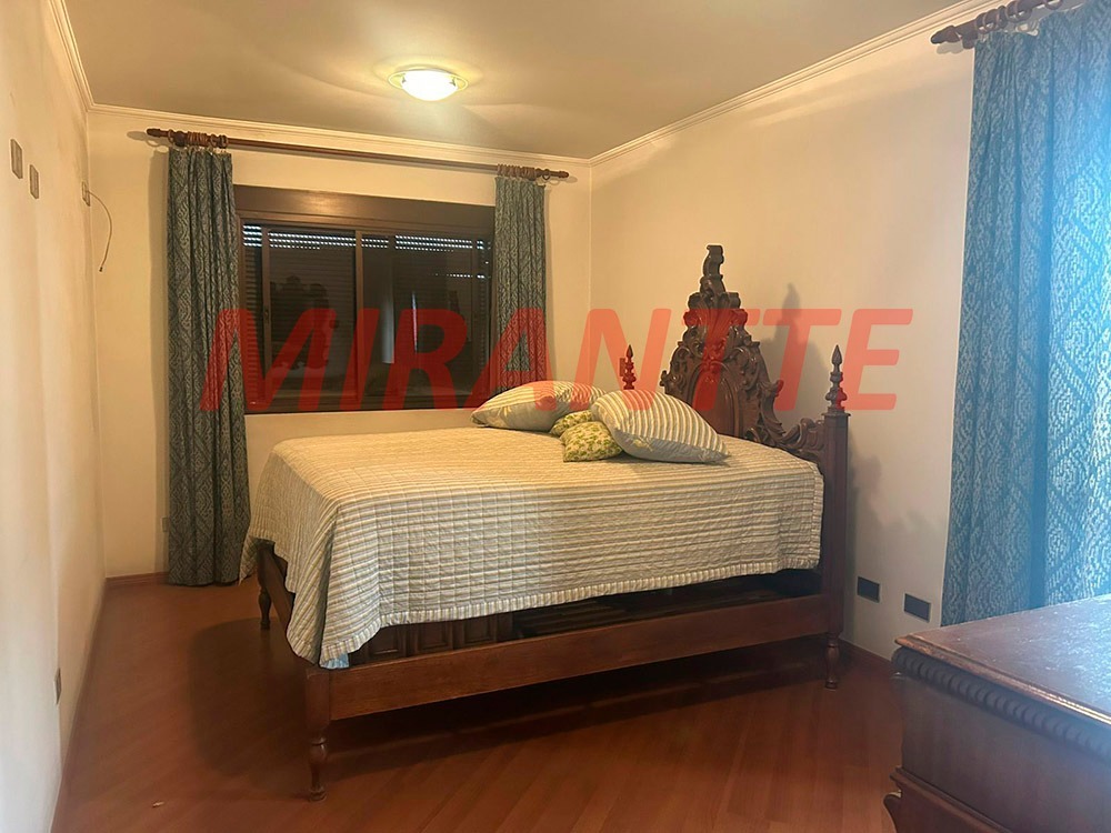 Apartamento de 272m² com 4 quartos em Água Fria