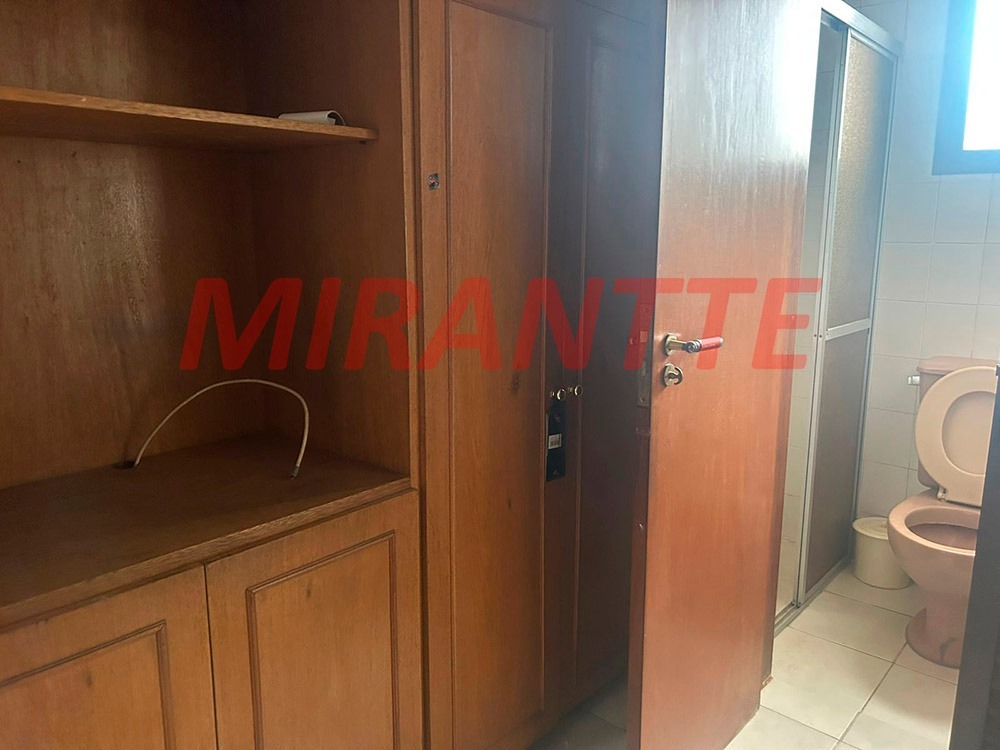 Apartamento de 272m² com 4 quartos em Água Fria