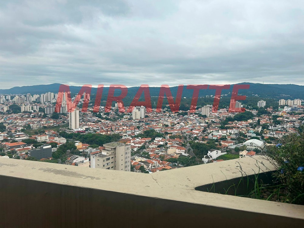 Apartamento de 272m² com 4 quartos em Água Fria