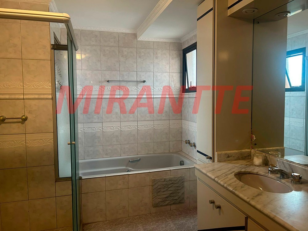 Apartamento de 272m² com 4 quartos em Água Fria