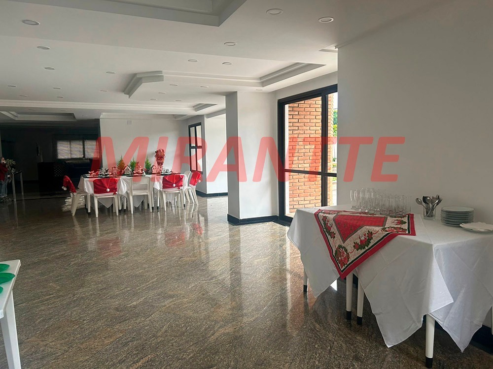 Apartamento de 272m² com 4 quartos em Água Fria
