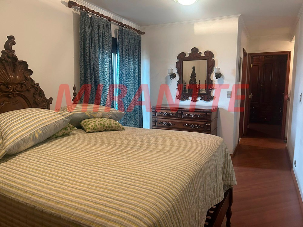 Apartamento de 272m² com 4 quartos em Água Fria