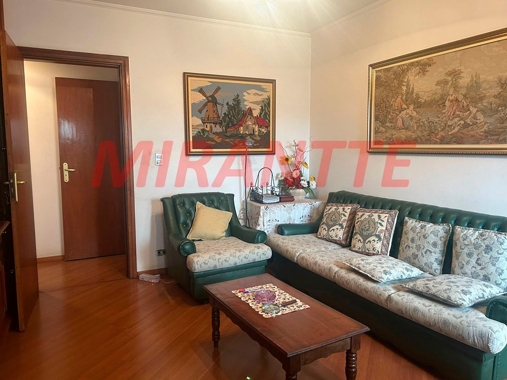 Apartamento de 272m² com 4 quartos em Água Fria