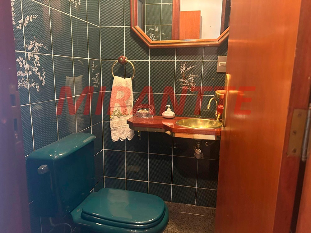 Apartamento de 272m² com 4 quartos em Água Fria