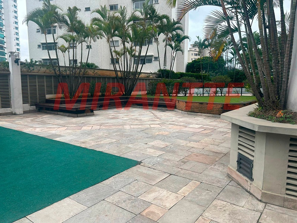 Apartamento de 272m² com 4 quartos em Água Fria