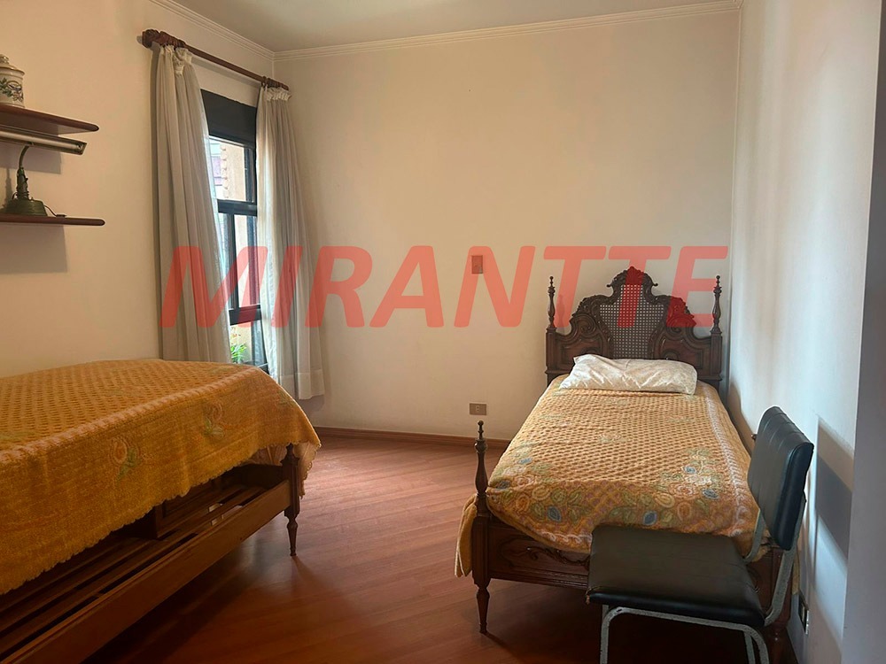 Apartamento de 272m² com 4 quartos em Água Fria
