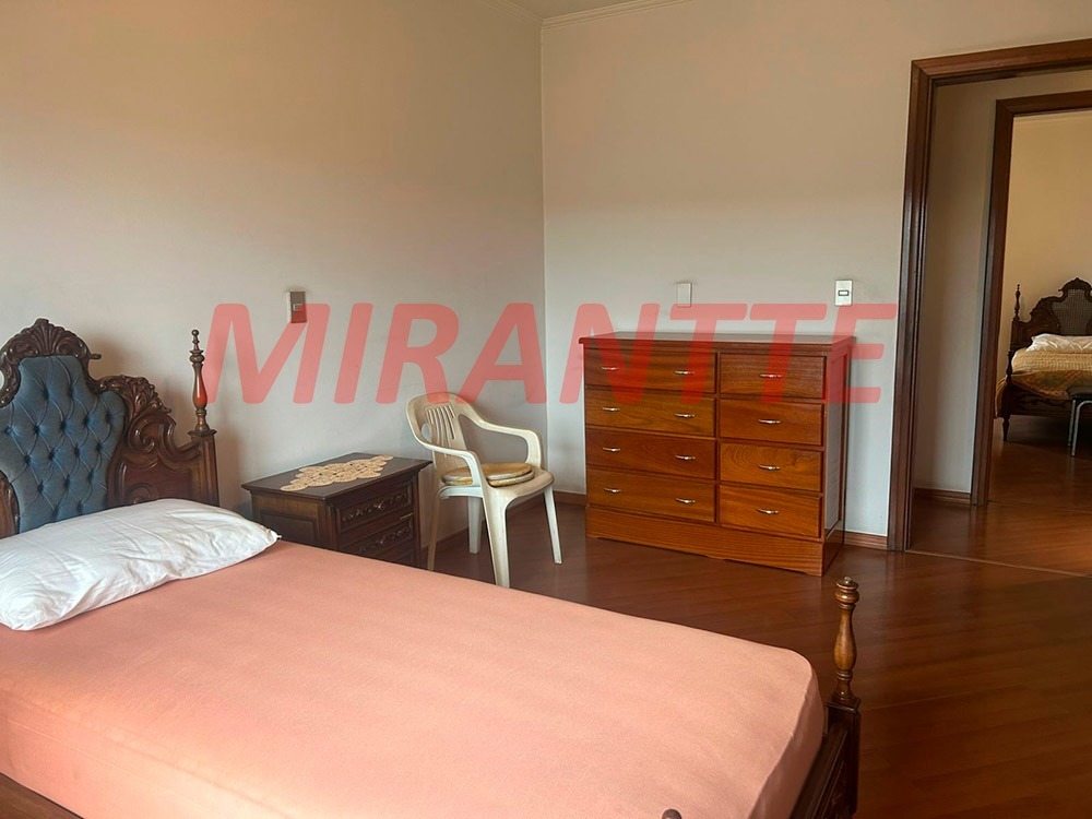 Apartamento de 272m² com 4 quartos em Água Fria
