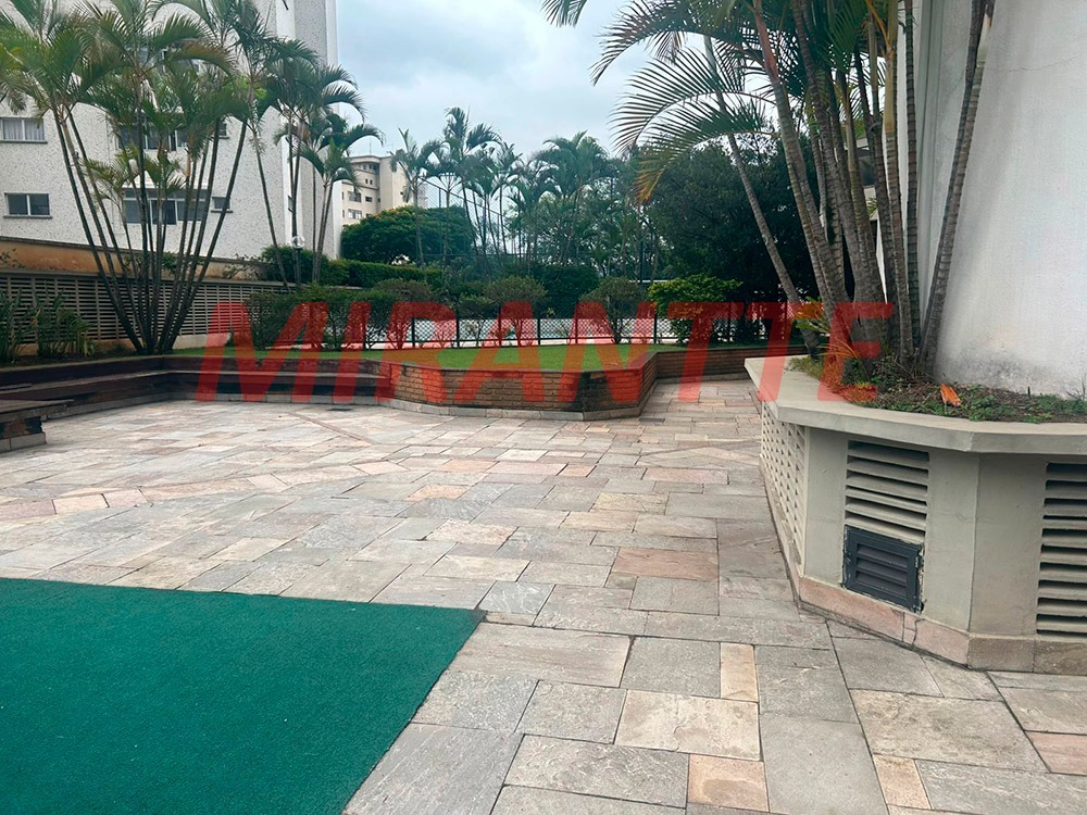 Apartamento de 272m² com 4 quartos em Água Fria