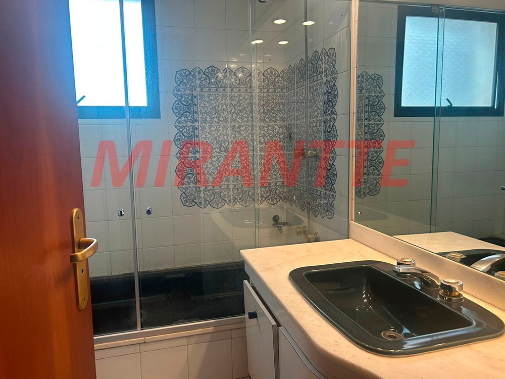 Apartamento de 272m² com 4 quartos em Água Fria