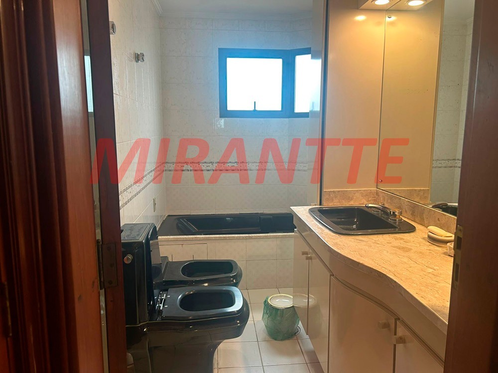 Apartamento de 272m² com 4 quartos em Água Fria
