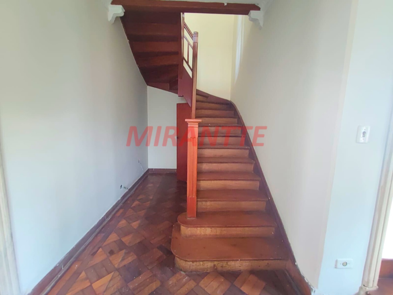 Sobrado de 280m² com 3 quartos em Santana
