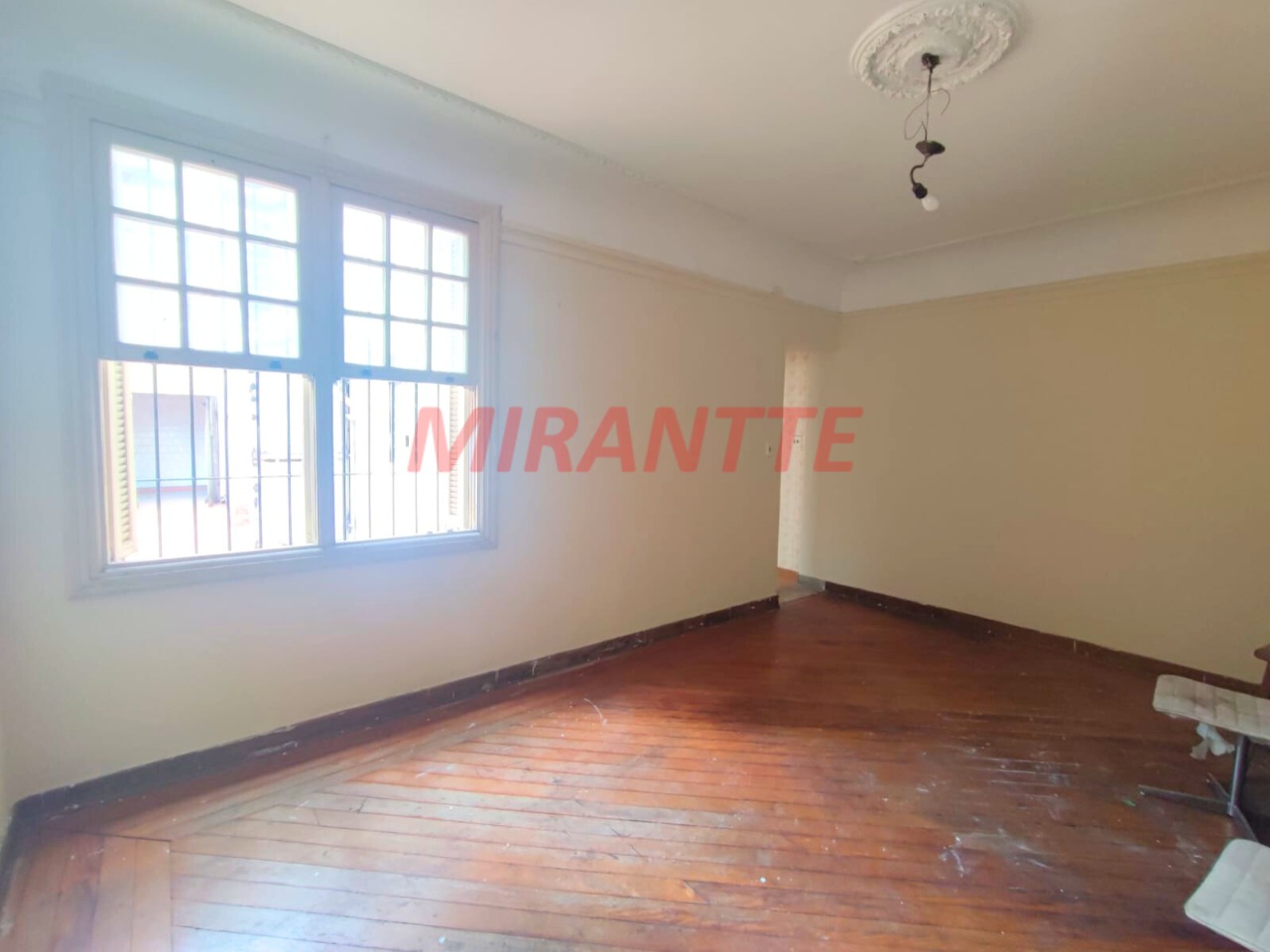 Sobrado de 280m² com 3 quartos em Santana