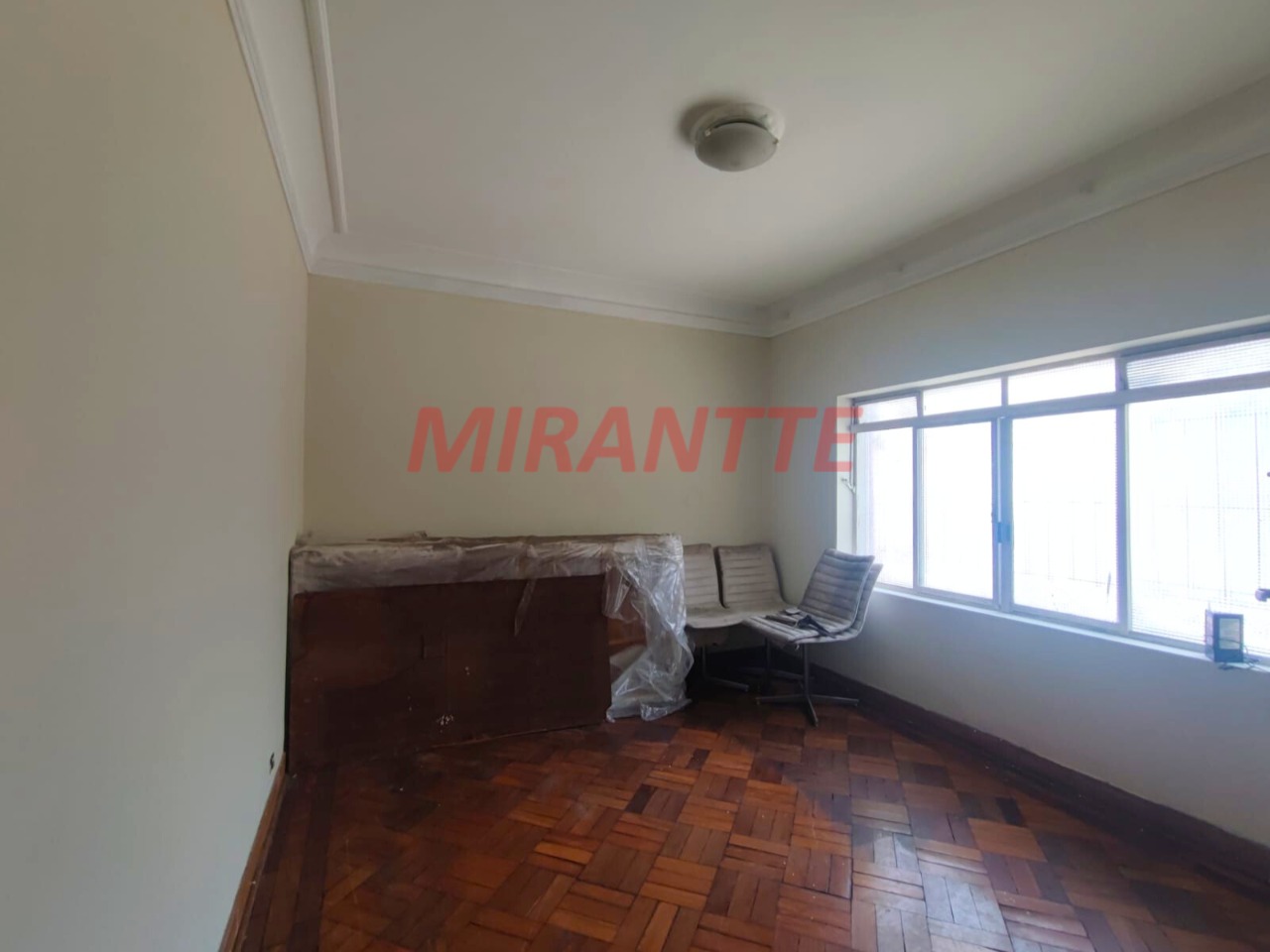 Sobrado de 280m² com 3 quartos em Santana
